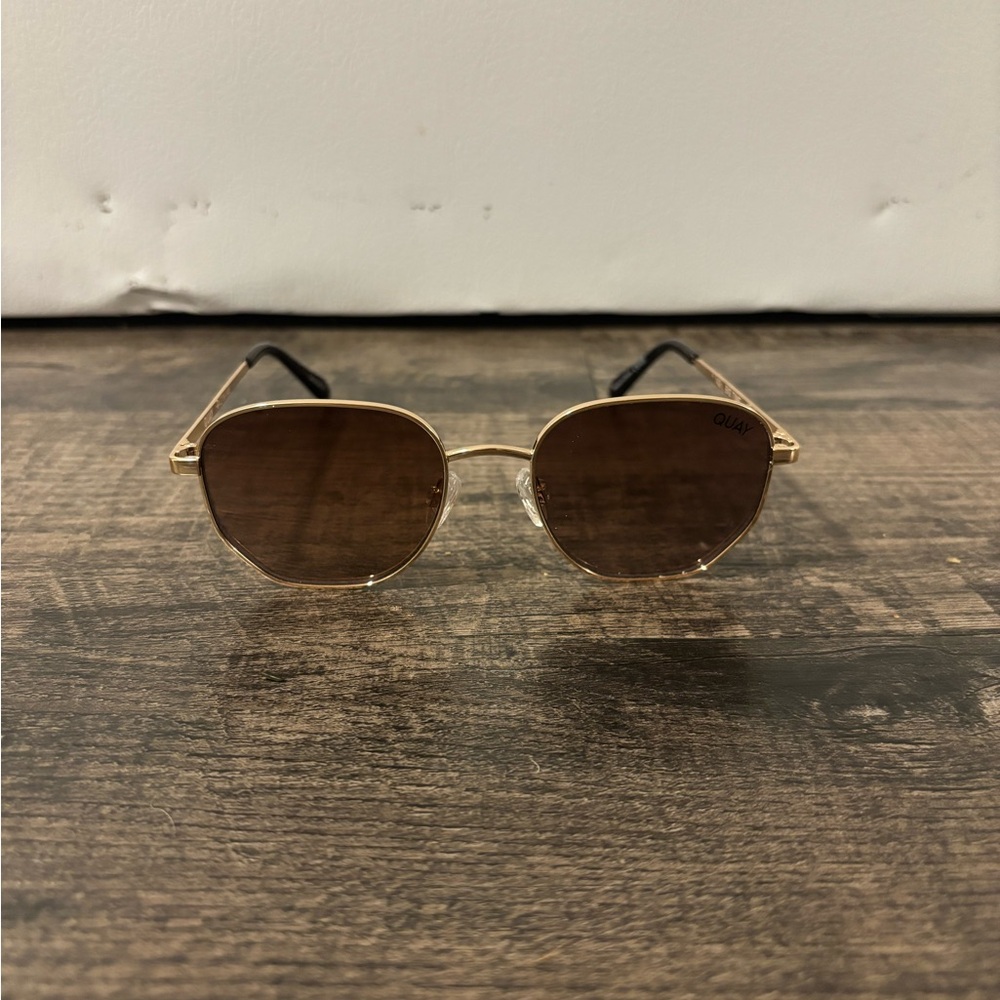 QUAY Big Time Sunglasses